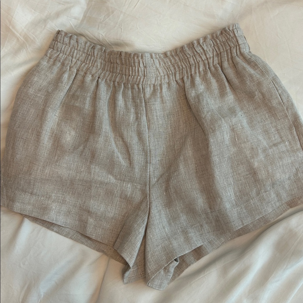 Reformation tan/sandy-colored linen shorts - Picture 2 of 5